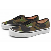 A BATHING APE x Vans Authentic 44 DX