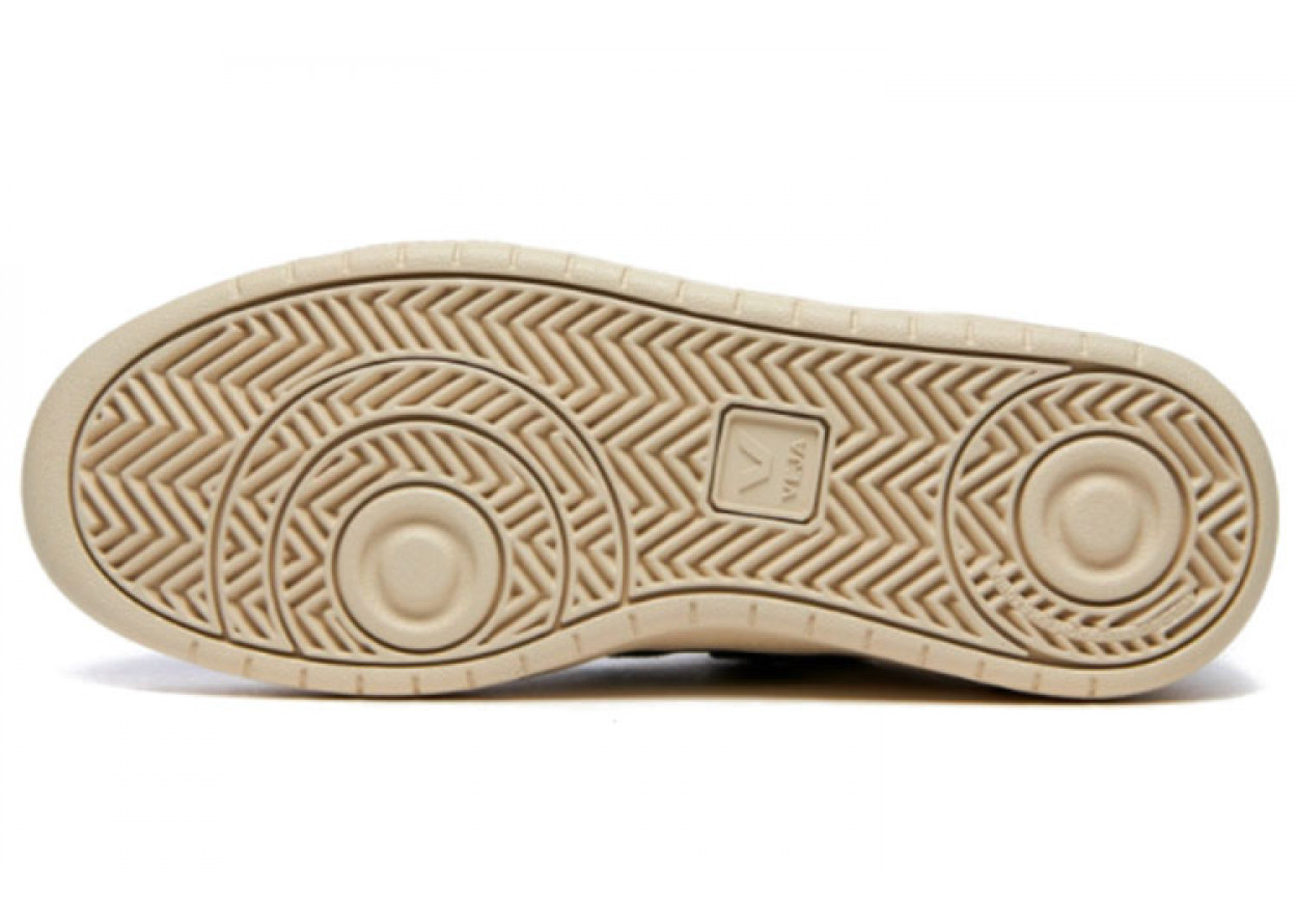 V 12 VEJA 'White Cyprus'