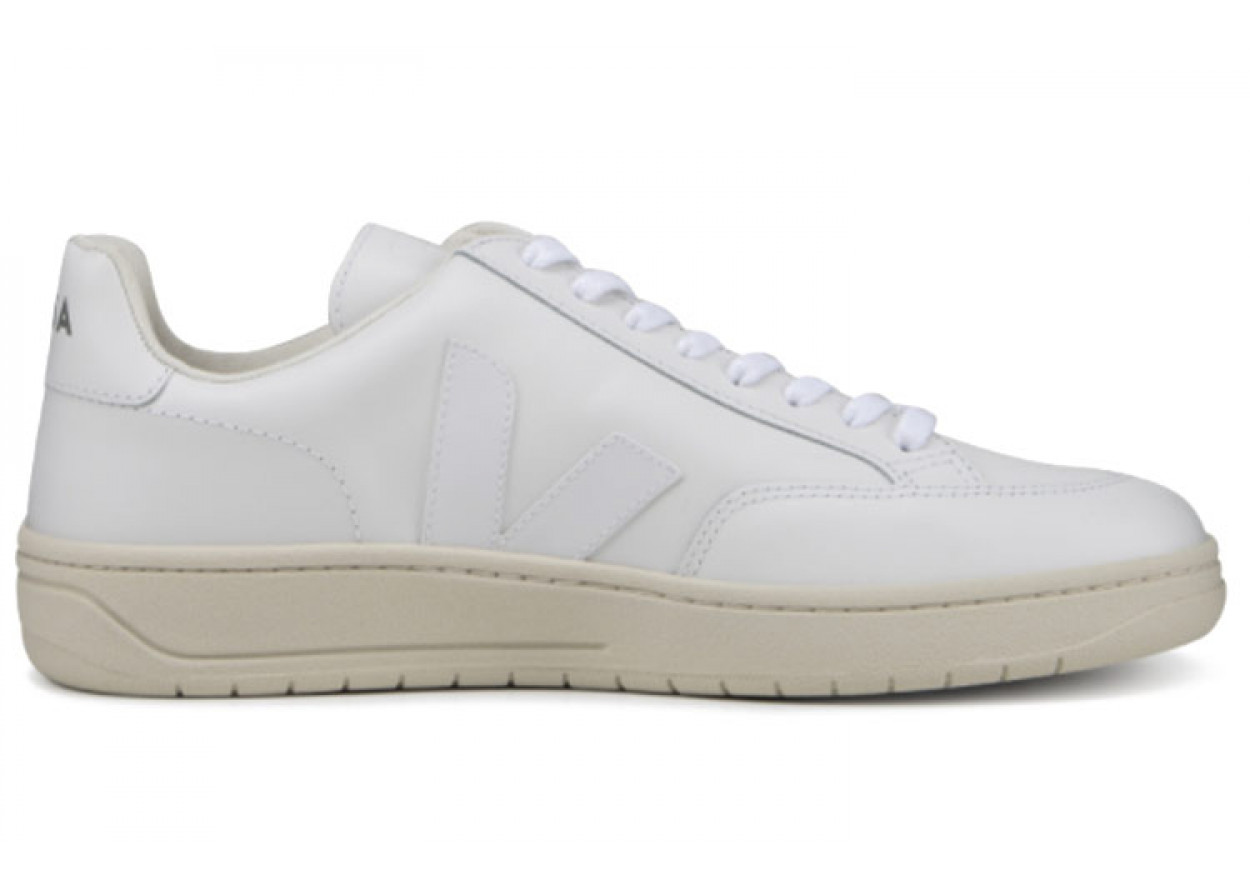 V 12 VEJA 'Extra White'