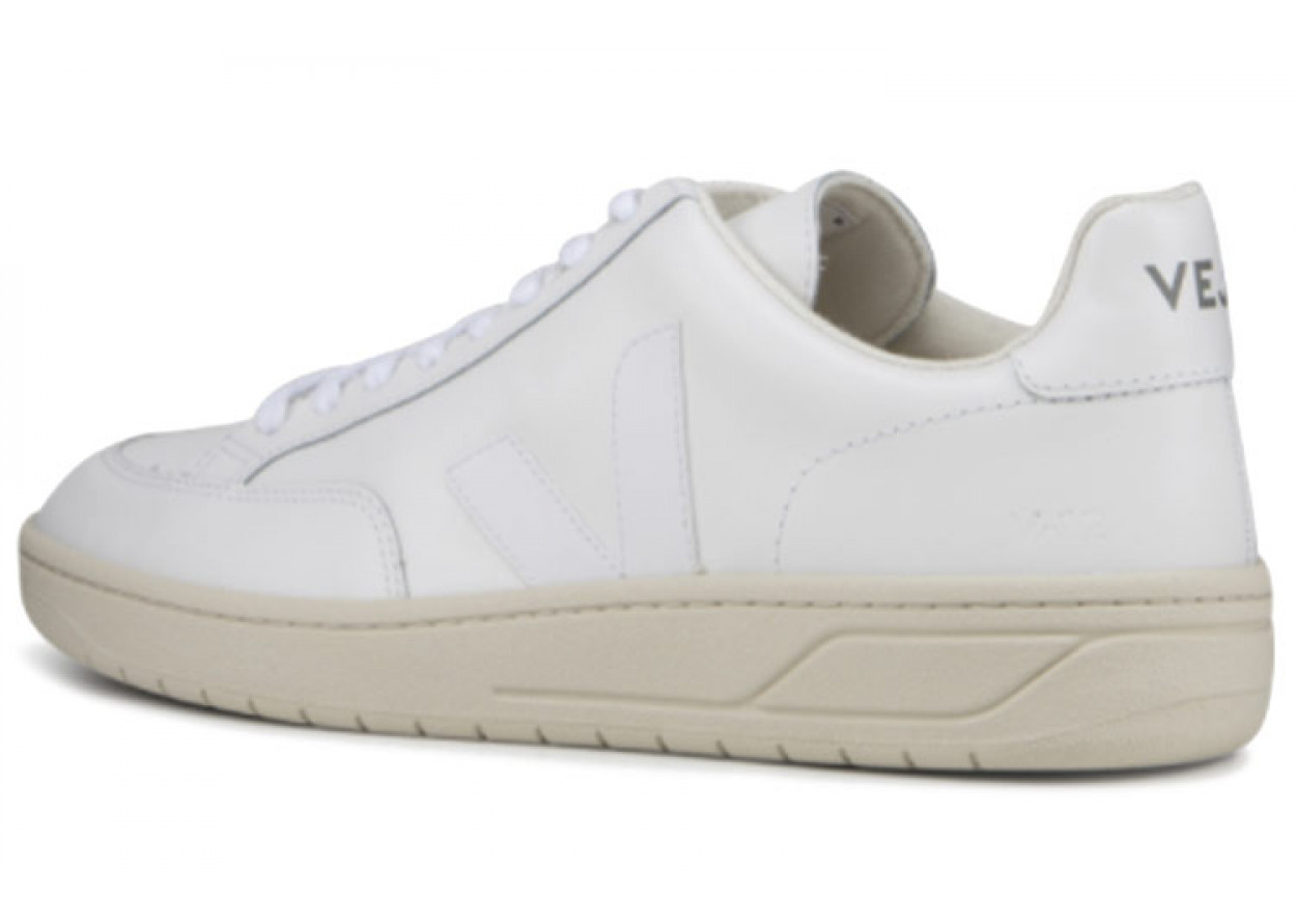 V 12 VEJA 'Extra White'