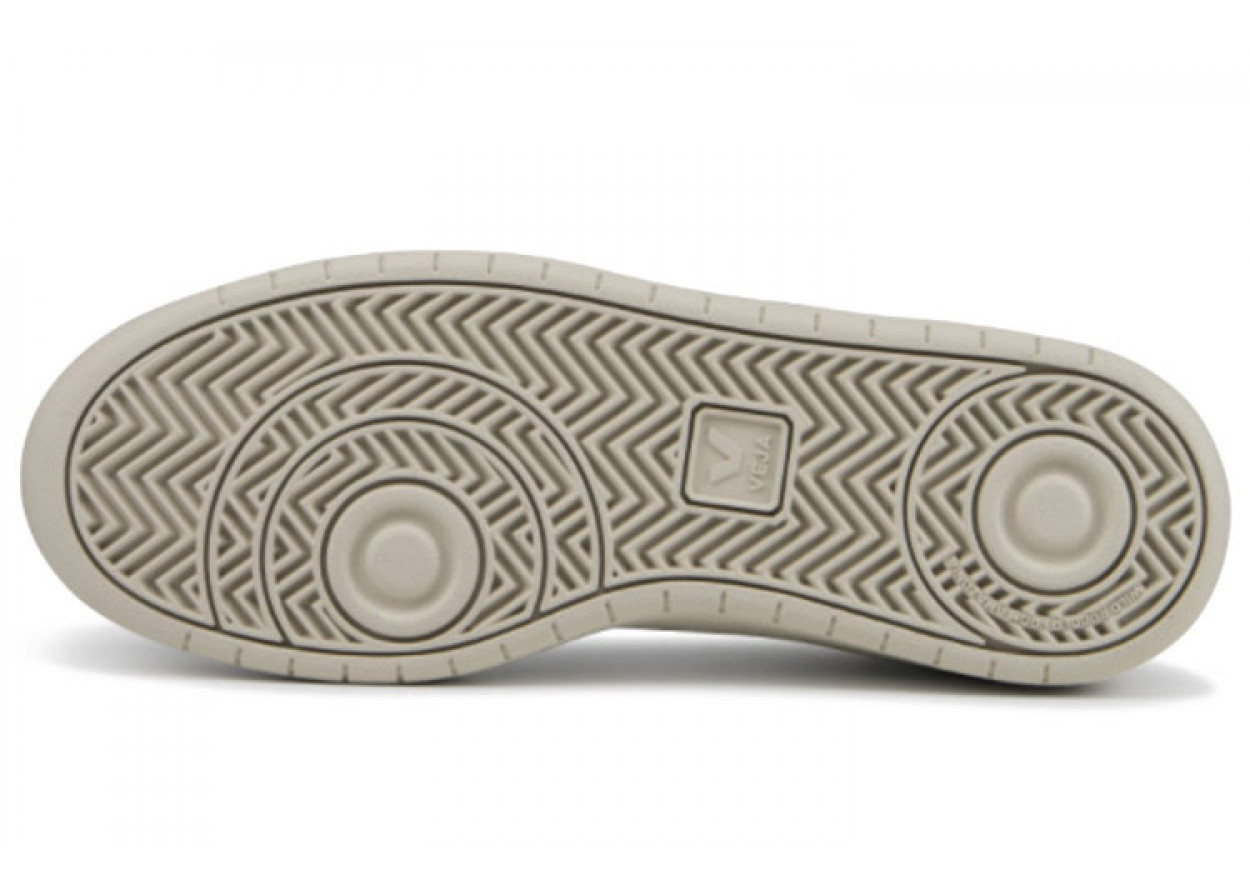 V 12 VEJA 'Extra White'