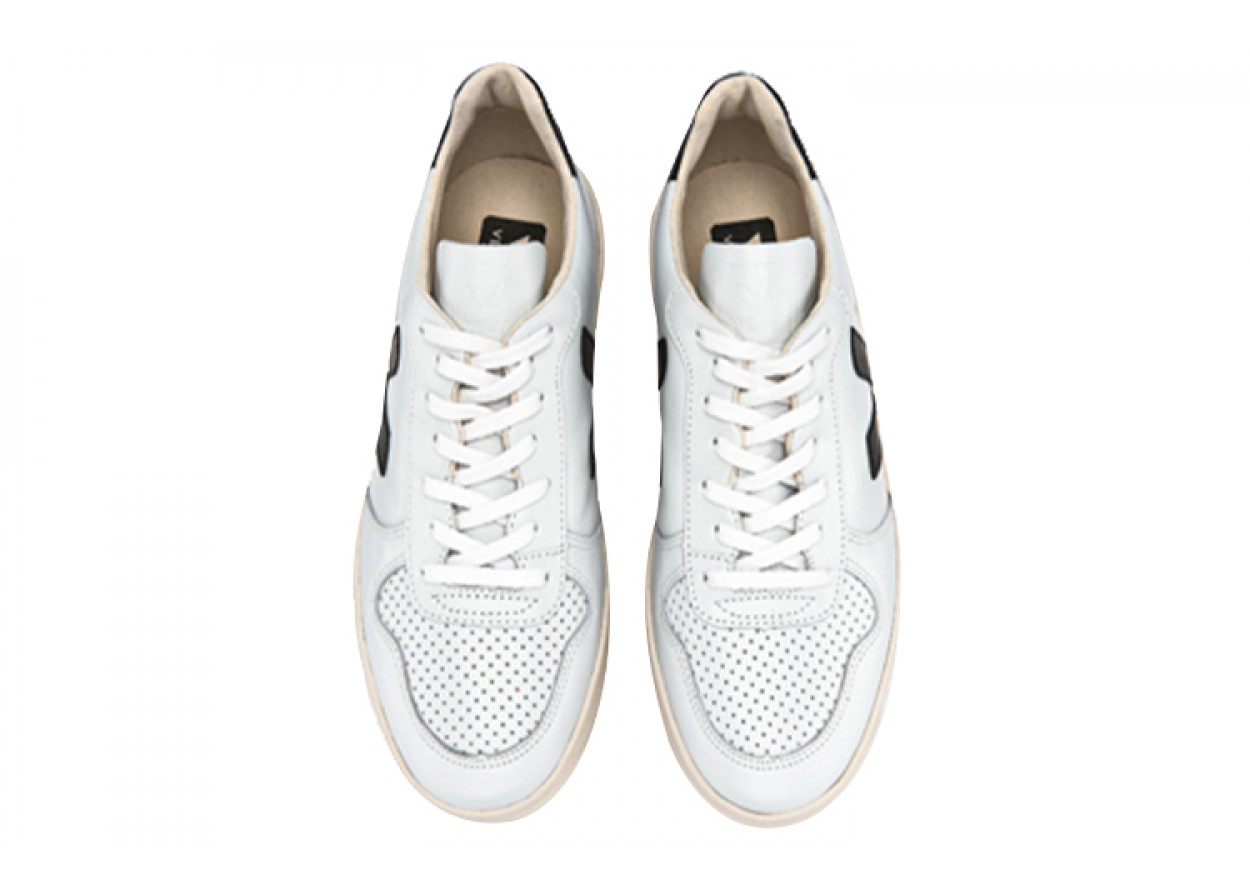 V 10 VEJA 'Extra White Black'