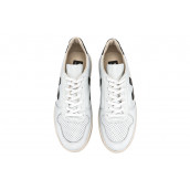 V 10 VEJA 'Extra White Black'