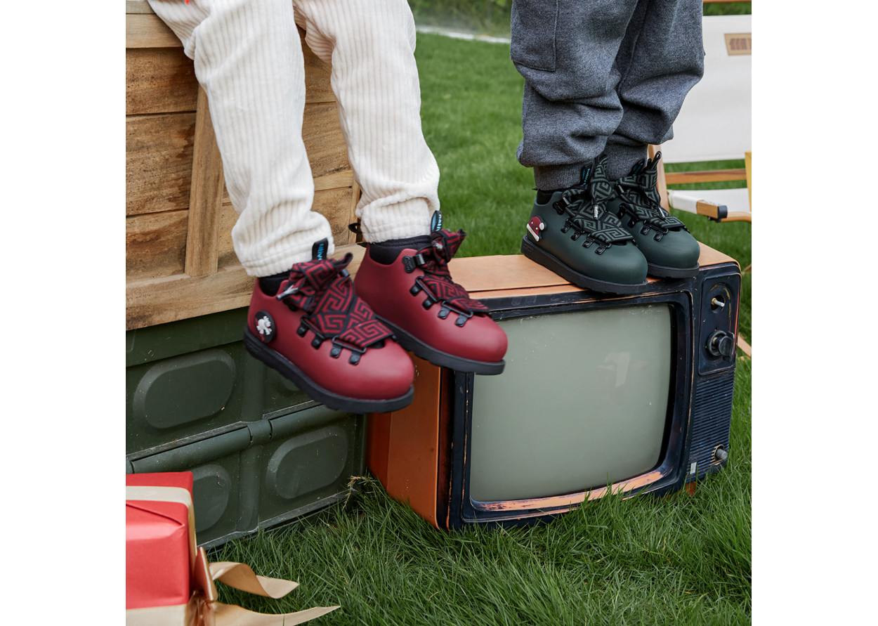 Native Shoes Fitzsimmons 3.0 New Year Collection Water-Resistant European Boot Low Shaft Kids' Boots Dark Green Kids'