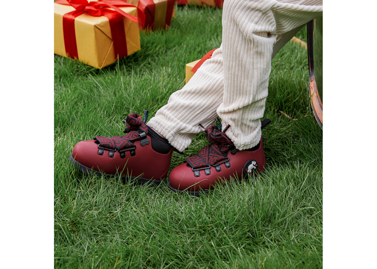 Native Shoes Fitzsimmons 3.0 Christmas New Year Collection Water-Resistant Euro Boot Low Shaft Kids' Boots Red Kids'