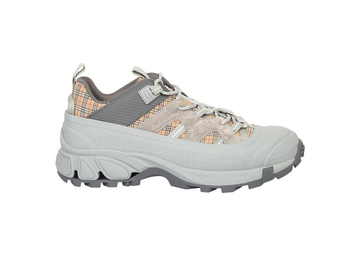 Burberry Arthur Grey Beige Check