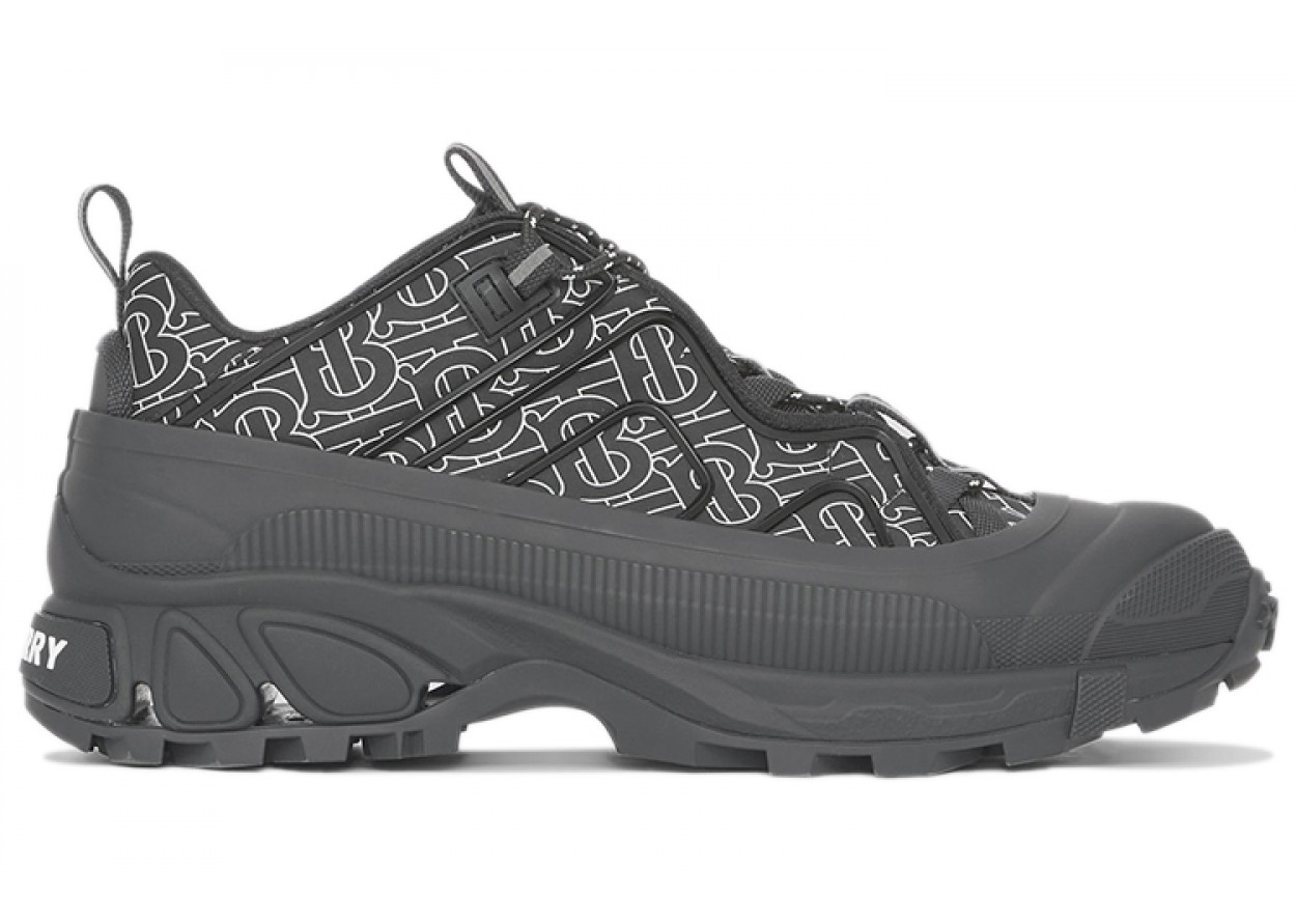 Burberry Arthur TB Monogram Black