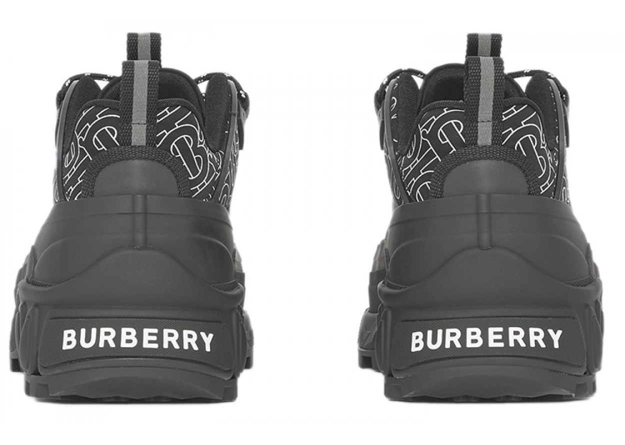 Burberry Arthur TB Monogram Black