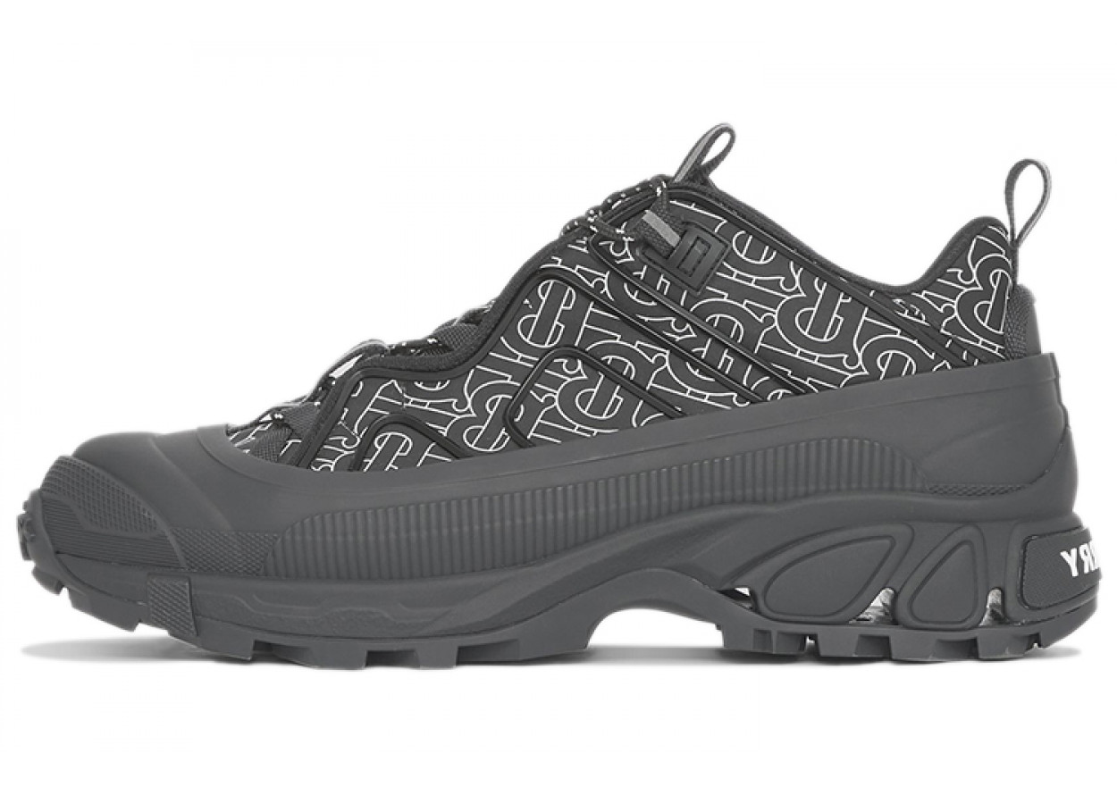 Burberry Arthur TB Monogram Black